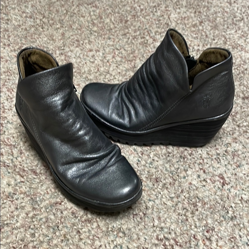 Fly London Women's silver Wedge Ankle Boots